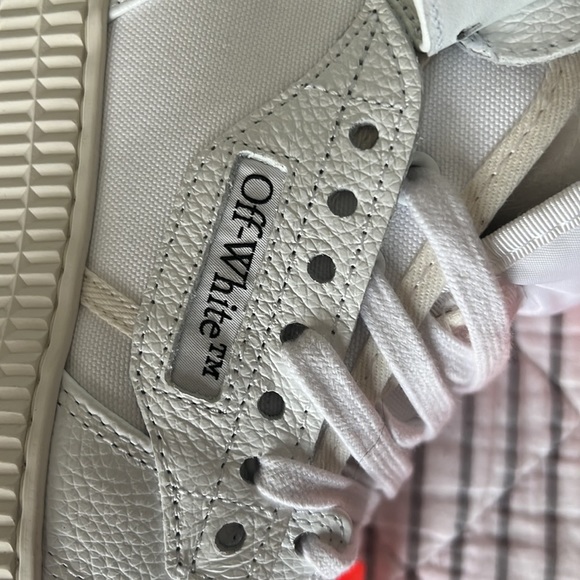 Off- White c/o Virgil Abloh Off Court 3.0 Top Sneaker - Picture 6 of 13